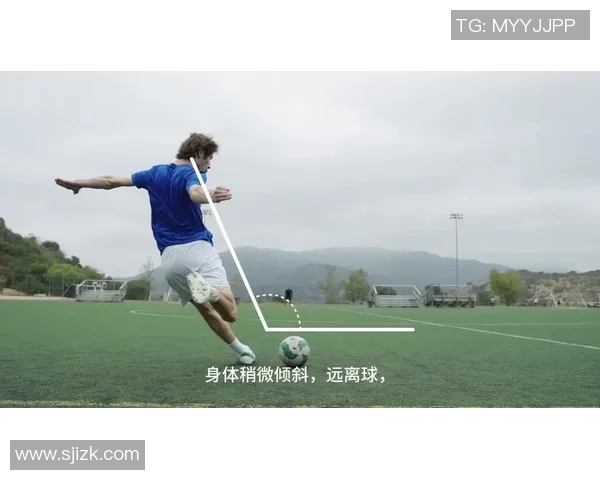 足球明星助跑姿势分析与技术探讨:从起步到爆发的关键动作解读